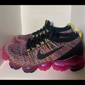 Wmns Nike VaporMax Flyknit 3 'Black Pink Blast